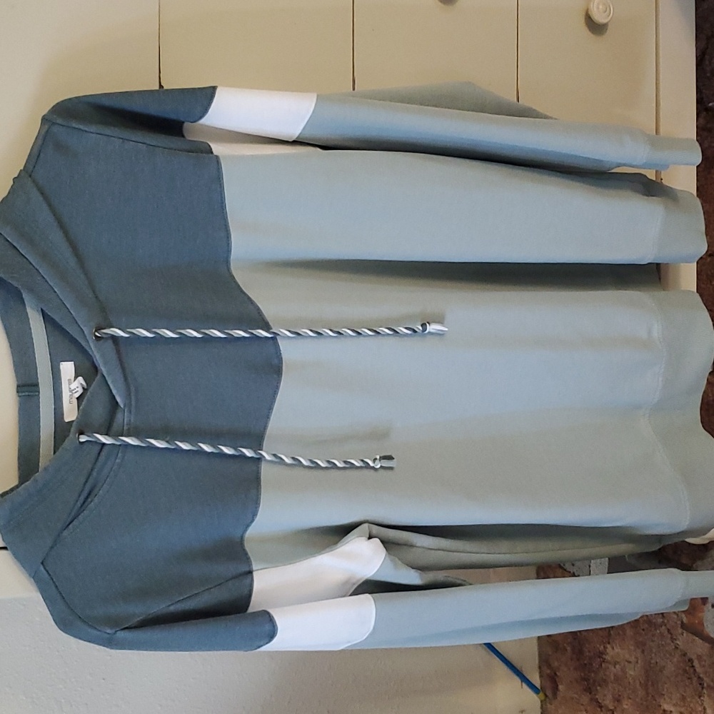 Light weight sweatshirt
